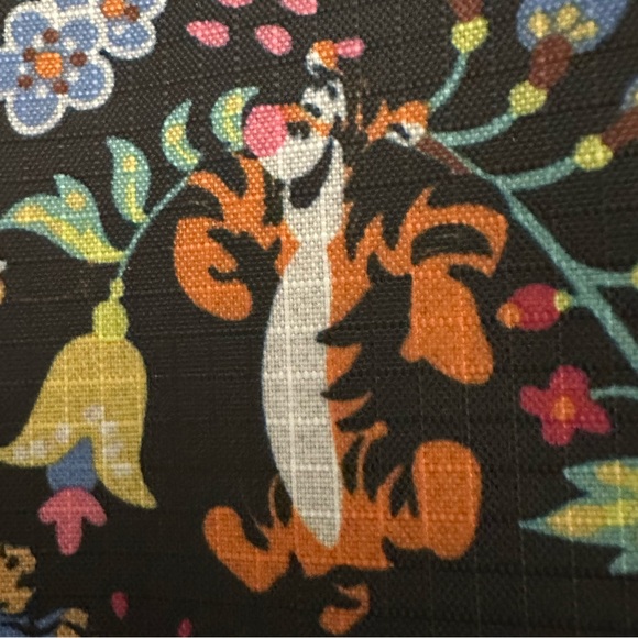 Vera Bradley Disney Limited Edition Drawstring Family Tote NWT - Picture 11 of 15